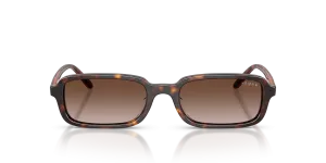 Vogue VO5666SF W65613 แว่นกันแดดสีฮาวานาเลนส์น้ำตาลไล่ระดับ สำหรับผู้หญิง