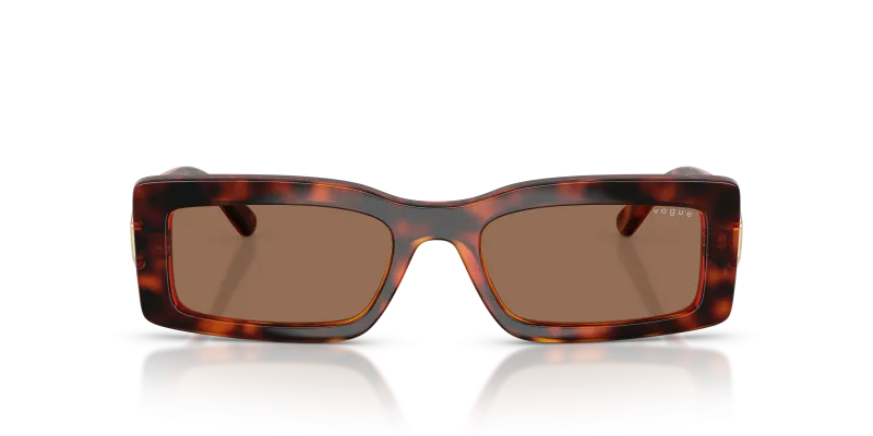 Vogue VO5674S W65673 แว่นกันแดดไนลอนฮาวานาเข้ม เลนส์น้ำตาล ผู้หญิง ด้านหน้า Vogue VO5674S W65673 แว่นกันแดดไนลอนฮาวานาเข้ม เลนส์น้ำตาล ผู้หญิง ด้านหน้า