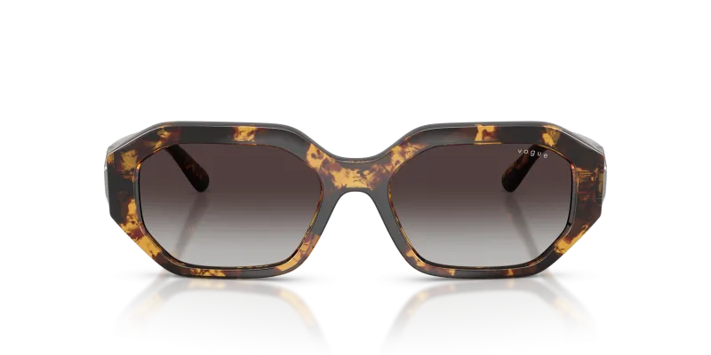 Vogue Sun VO5675S 31798G Honey Havana Grey Gradient Vogue VO5675S 31798G แว่นกันแดดลายเต่าสีน้ำผึ้ง Honey Havana สำหรับผู้หญิง