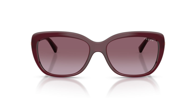 Vogue VO5678SB 29898H แว่นกันแดดสีเชอร์รี่โปร่งใส เลนส์ไล่สีม่วง สำหรับผู้หญิง