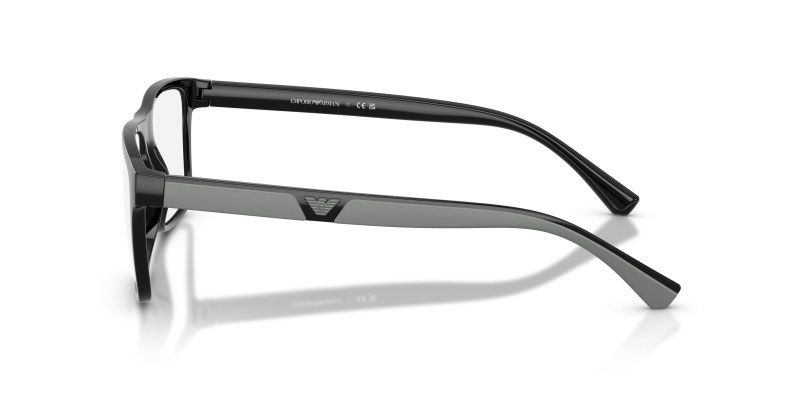 แว่นกันแดด Emporio Armani EA4115F 50171W มุมข้าง แสดงขาแว่นดำด้านยางเทาและฟิตติ้ง Low Bridge
