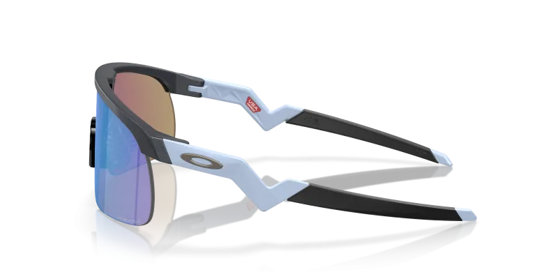 แว่นกันแดด Oakley Resistor OJ9010-16 มุมข้าง ทรง Shield สมรรถนะกีฬา