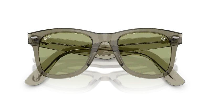 Rayban Wayfarer RB2140F-68694E close-up ด้านหน้า กรอบเขียวโปร่งใส 68694E