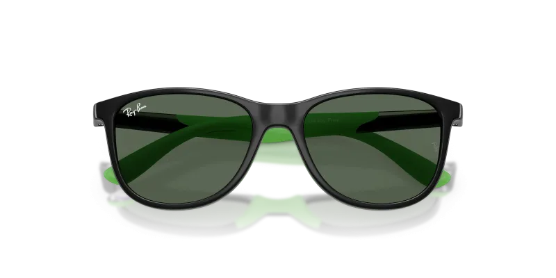 Rayban RJ9077S-719371 close-up ด้านหน้า กรอบดำขาแว่นยางสีเขียว