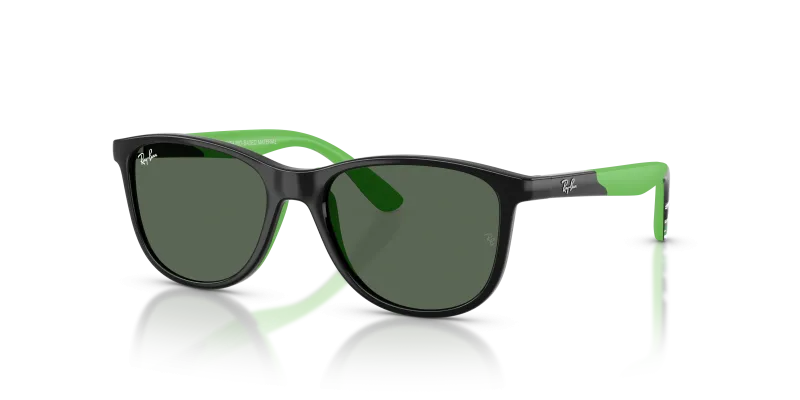 Rayban RJ9077S-719371 มุมเอียง 3/4 สีดำและขาแว่นยางสีเขียว 719371