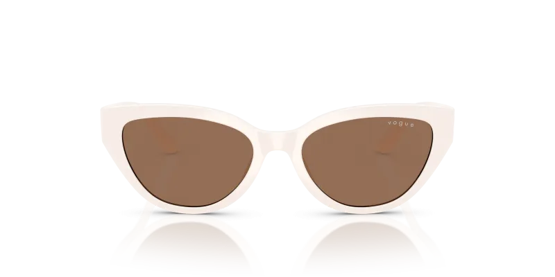 Vogue Sun VJ2026 312473 Ivory Dark Brown แว่นกันแดดเด็ก Vogue VJ2026 312473 ทรงผีเสื้อ สีงาช้าง มุมมองด้านหน้า