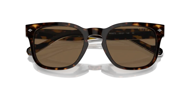 แว่นกันแดด Vogue VO5571S W65673 close-up ด้านหน้า