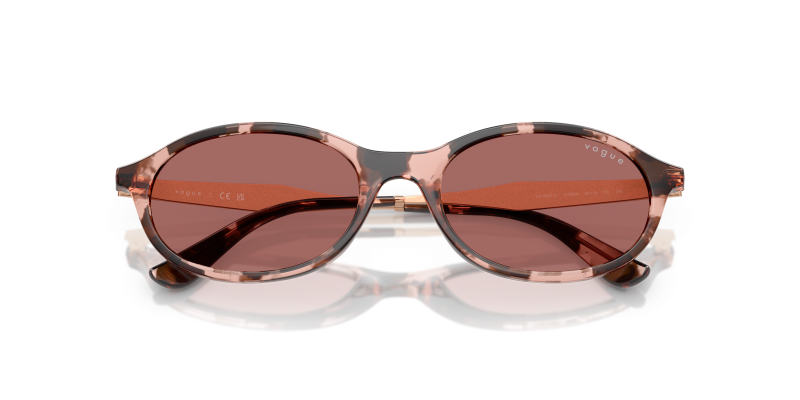 แว่นกันแดด Vogue VO5625S 319969 close-up ด้านหน้า