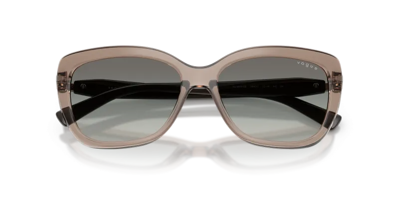 Vogue VO5678SB 294011 close-up ด้านหน้า กรอบน้ำตาลโปร่งแสงทรงผีเสื้อ