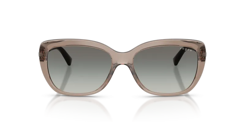 Vogue VO5678SB 294011 ด้านหน้า แว่นกันแดดผีเสื้อน้ำตาลโปร่งใส เลนส์เทา ผู้หญิง