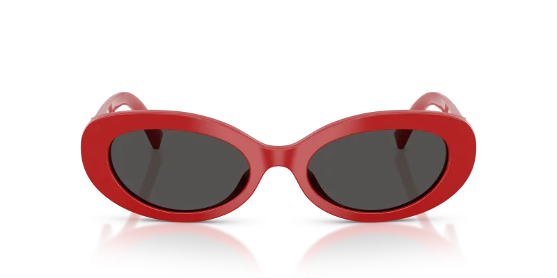 Dolce & Gabbana DG4537 308887 แว่นกันแดดสีแดงเต็มเลนส์เทาเข้ม สำหรับผู้หญิง