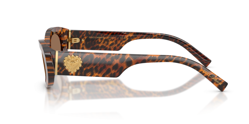 แว่นกันแดด Dolce & Gabbana DG4537 347073 มุมข้าง ลายเสือดาวโปร่งใสกับโลโก้ DG สีทอง