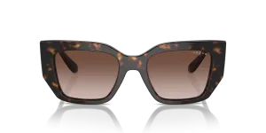 Vogue VO5583S W65613 แว่นกันแดดทรงเรขาคณิตอะซิเตทฮาวานาเข้ม สำหรับผู้หญิง