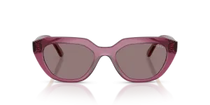 Vogue VO5711S 32277N แว่นกันแดดทรงเรขาคณิตไนลอนม่วงใส เลนส์ม่วงเข้ม สำหรับผู้หญิง