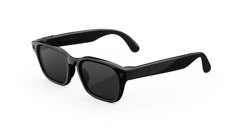 แว่น Meta Adventurer กรอบดำ เลนส์โพลาไรซ์เทา มุมเฉียงด้านข้าง