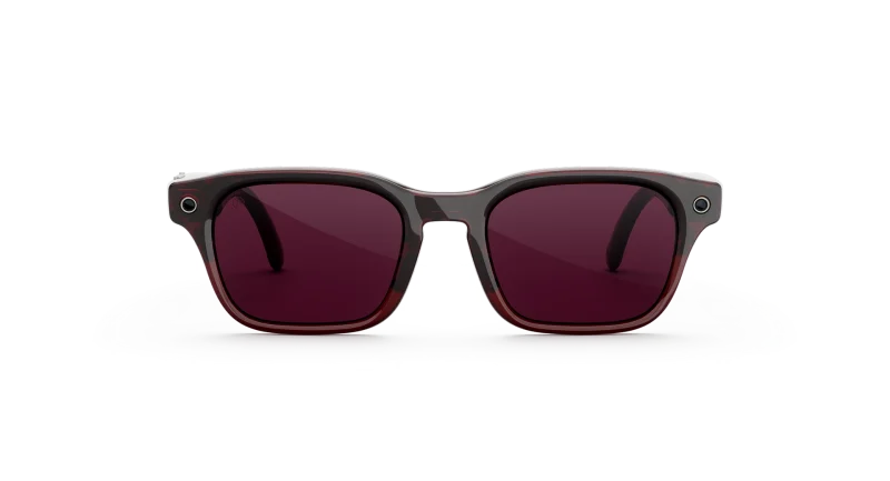 แว่น Meta Adventurer สีเมอร์โล มุมหน้าตรงบนพื้นขาว เห็นเลนส์ Transitions ทับทิม