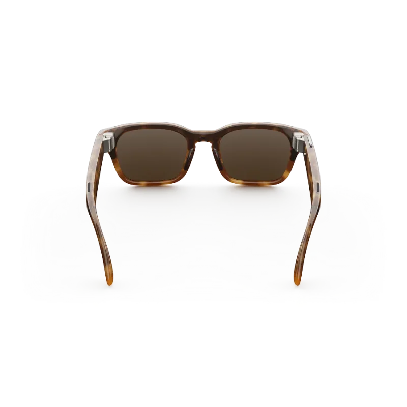 แว่น Meta Adventurer กรอบลายกระ เลนส์น้ำตาล มุมมองด้านหน้าบนพื้นขาว