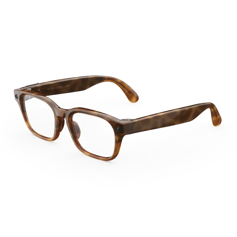 แว่น Meta Adventurer ลายกระ มุมเฉียงเห็นลายอะซิเตทและตัวอักษรบนขาแว่น