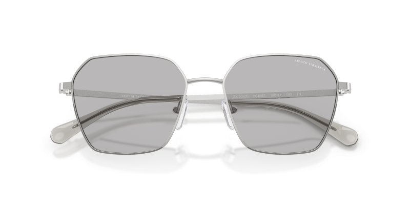 แว่นกันแดด Armani Exchange AX2062S-604587 สีเงินประกาย มุมโคลสอัพด้านหน้า