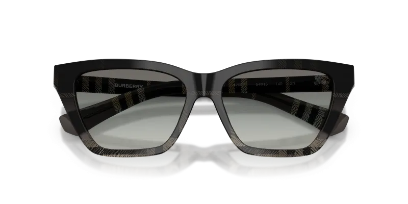 แว่นกันแดด Burberry BE4468F-420011 close-up ด้านหน้า