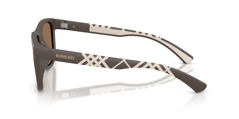แว่นกันแดด Burberry BE4499U-423473 มุมข้าง ขาแว่นน้ำตาลเนื้อแมท/ยางสีเบจ