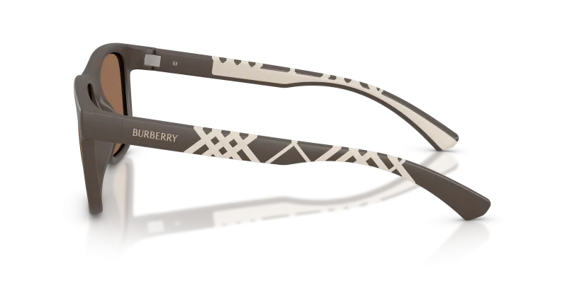แว่นกันแดด Burberry BE4499U-423473 มุมข้าง ขาแว่นน้ำตาลเนื้อแมท/ยางสีเบจ