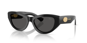 แว่นกันแดด Burberry BE4502F-300187 มุมเฉียง สีดำ สำหรับผู้หญิง