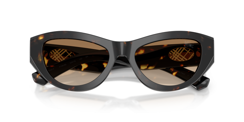แว่นกันแดด Burberry BE4502F-410689 close-up ด้านหน้า