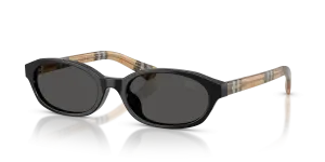 แว่นกันแดด Burberry BE4508D-416187 มุมเฉียง สีดำ สำหรับผู้หญิง