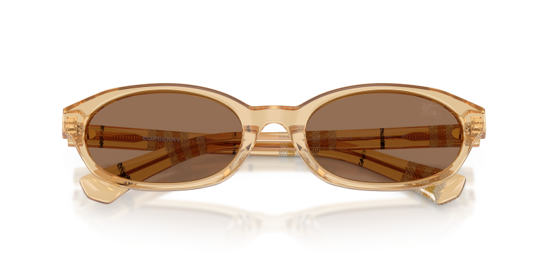 แว่นกันแดด Burberry BE4508D-416773 close-up ด้านหน้า