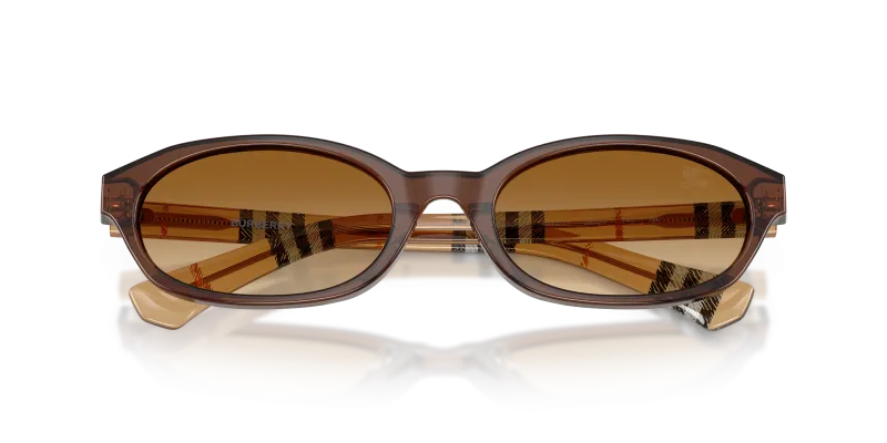 แว่นกันแดด Burberry BE4508D-424313 close-up ด้านหน้า