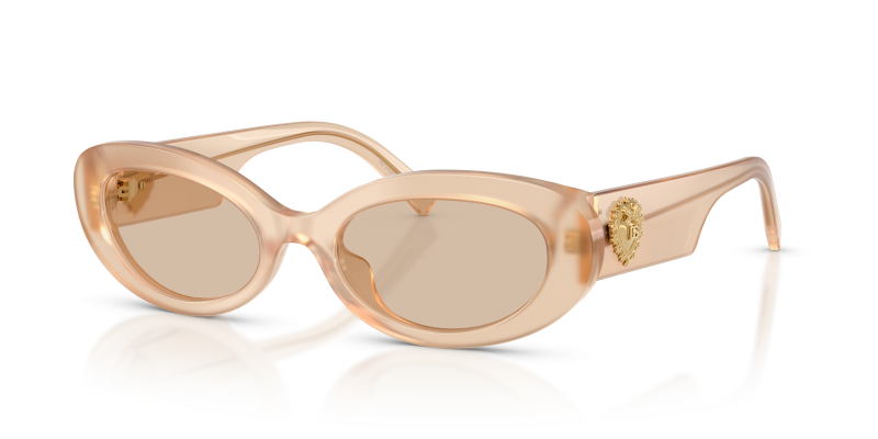 แว่นกันแดด Dolce & Gabbana DG4537-308993 มุมเฉียง สีเบจโอปอล สำหรับผู้หญิง