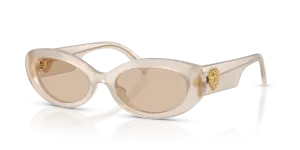 แว่นกันแดด Dolce & Gabbana DG4537-342093 มุมเฉียง สีมุกโอปอล สำหรับผู้หญิง
