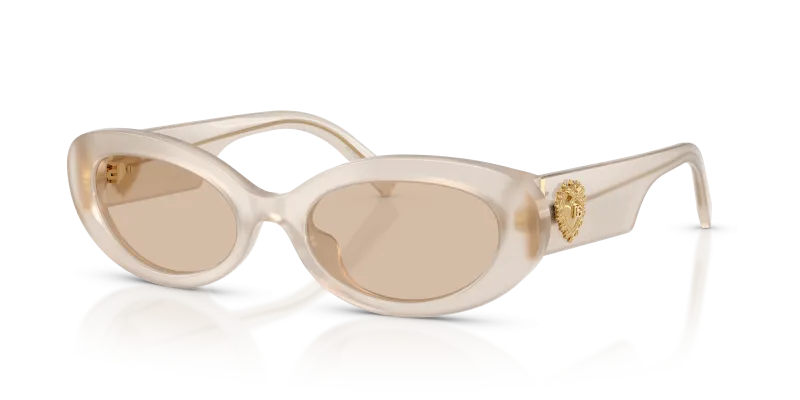 แว่นกันแดด Dolce & Gabbana DG4537-342093 มุมเฉียง สีมุกโอปอล สำหรับผู้หญิง