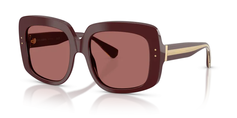 แว่นกันแดด Dolce & Gabbana DG4557-309169 มุมเฉียง สีบอร์โด สำหรับผู้หญิง