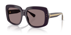 แว่นกันแดด Dolce & Gabbana DG4557-35017N มุมเฉียง สีมะเขือม่วง สำหรับผู้หญิง