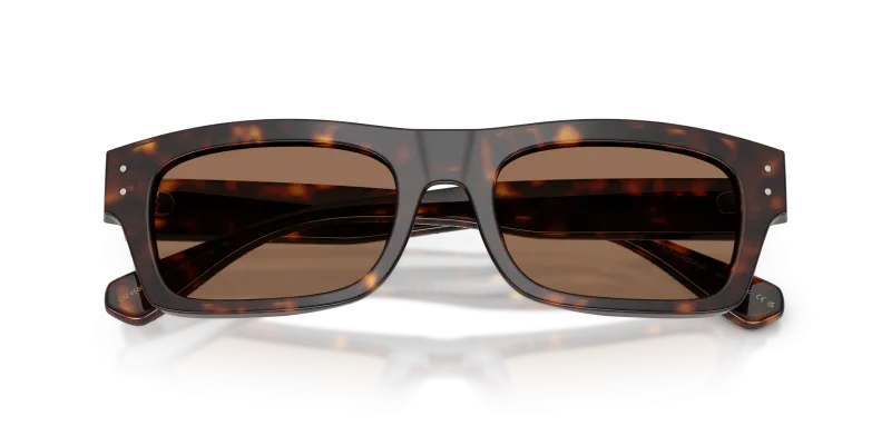 แว่นกันแดด Dolce & Gabbana DG4560-502/73 close-up ด้านหน้า