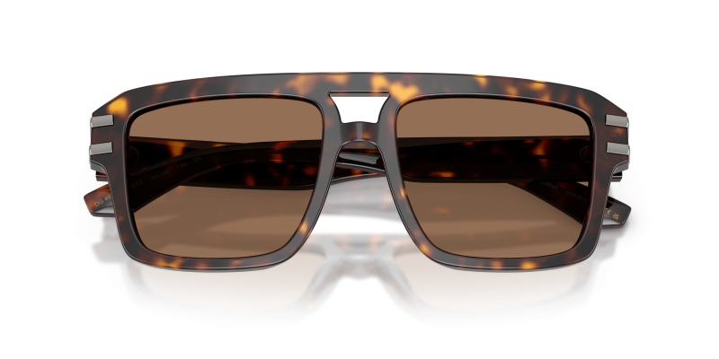 แว่นกันแดด Dolce & Gabbana DG4562-502/73 close-up ด้านหน้า