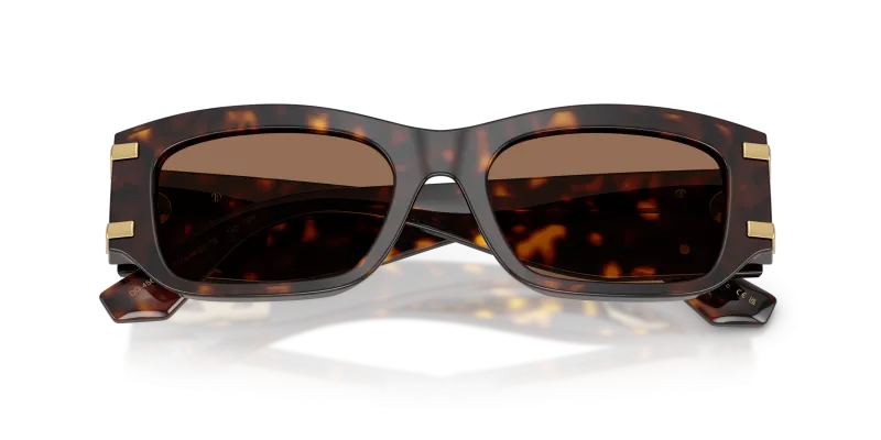 แว่นกันแดด Dolce & Gabbana DG4564-502/73 close-up ด้านหน้า