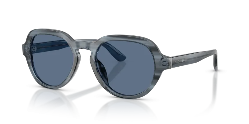 แว่นกันแดด Dolce & Gabbana DG4567-348280 มุมเฉียง น้ำเงินโปร่งใสบนลายทางสีน้ำเงิน สำหรับผู้ชาย