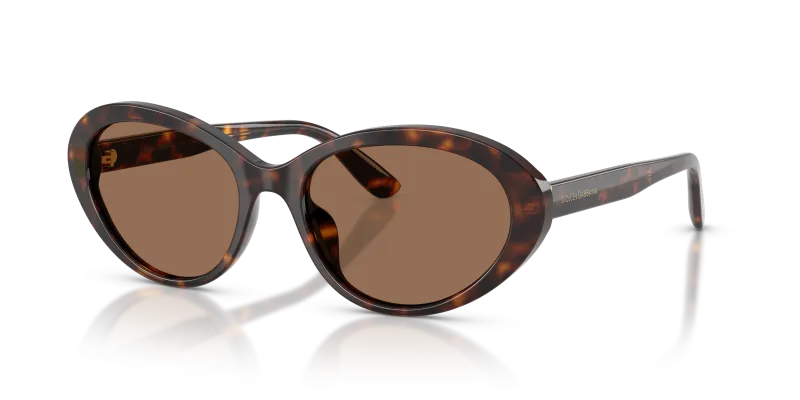 แว่นกันแดด Dolce & Gabbana DG4570-502/73 มุมเฉียง สีฮาวานา สำหรับผู้หญิง