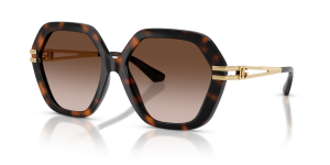 แว่นกันแดด Dolce & Gabbana DG6210-502/13 มุมเฉียง สีฮาวานา สำหรับผู้หญิง