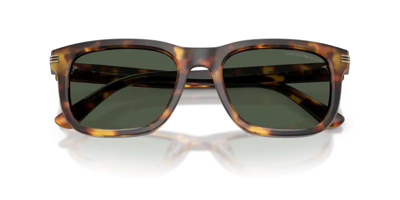 แว่นกันแดด Emporio Armani EA4282U-59939A close-up ด้านหน้า