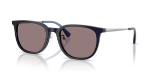 แว่นกันแดด Emporio Armani EA4286D-53587N น้ำเงินโปร่งใสประกาย เลนส์สีม่วงเข้ม มุมสามส่วนสี่