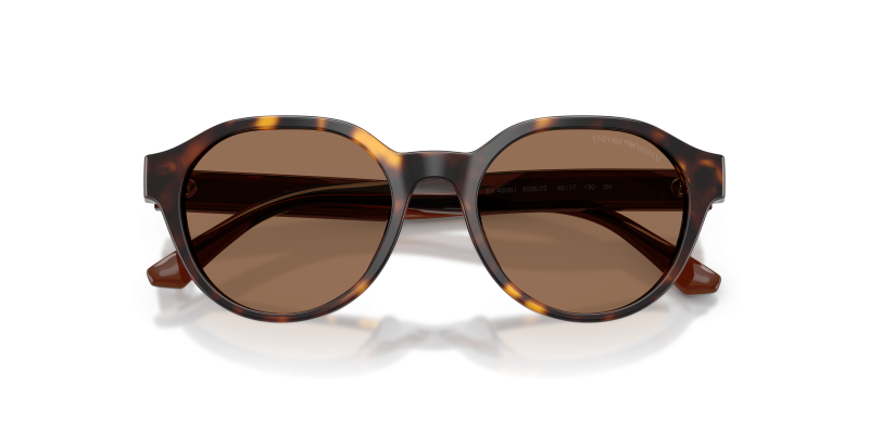 แว่นกันแดด Emporio Armani EK4008U-502673 close-up ด้านหน้า