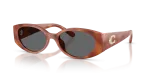 แว่นกันแดด Coach HC8462U-577481 Caramel Tortoise Grey Solid Polarized แว่นกันแดด Coach HC8462U-577481 มุมเฉียง ลายกระสีคาราเมล สำหรับผู้หญิง