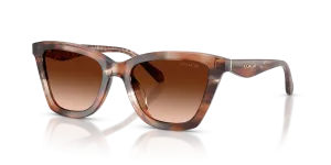 แว่นกันแดด Coach HC8464U-596574 เลนส์ไล่ระดับสีน้ำตาล มุมสามส่วนสี่