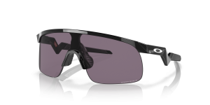 Oakley OJ9010 901001 แว่นกันแดดสีดำขัดเงา Prizm Grey เด็ก