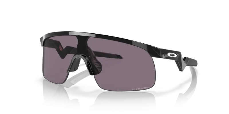 แว่นกันแดด Oakley Resistor OJ9010-01 Polished Black Prizm Grey Oakley OJ9010 901001 แว่นกันแดดสีดำขัดเงา Prizm Grey เด็ก