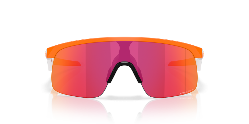 แว่นกันแดด Oakley OJ9010-42 ด้านหน้า